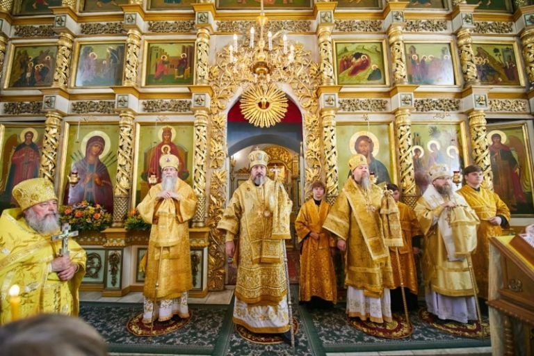 Епископ Игнатий принял участие в торжествах по случаю 30-летия возобновления монашеской жизни в Свято-Троицком монастыре города Чебоксары