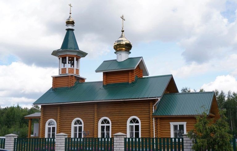 Храм преподобного Серафима Саровского в поселке Хохлово отметил престольный праздник