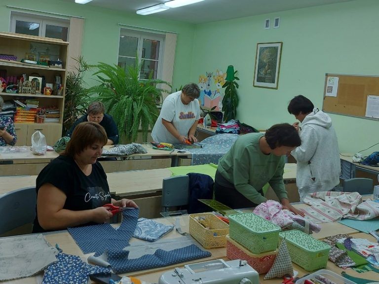 В Воскресной школе кафедрального собора преподобного Афанасия и Феодосия Череповецких Швейная мастерская «Белошвейка» начала свою работу после летнего отпуска
