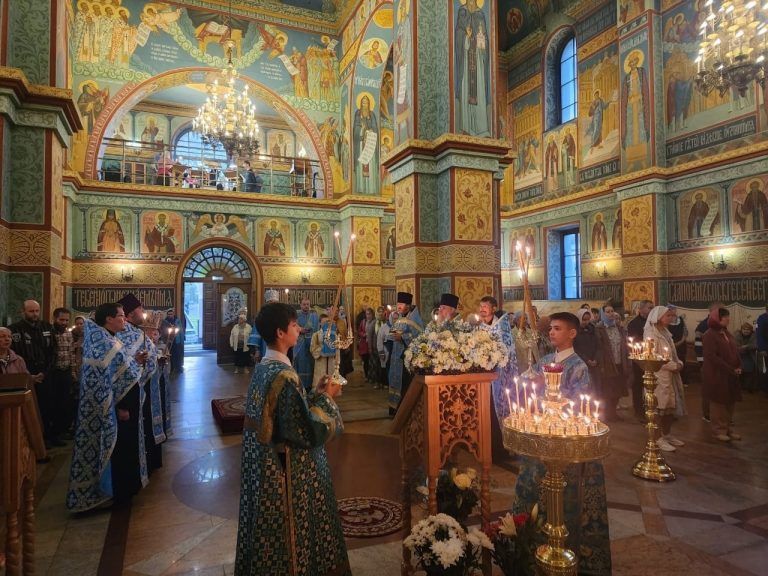 «Начало нашего спасения, людие, днесь бысть…»