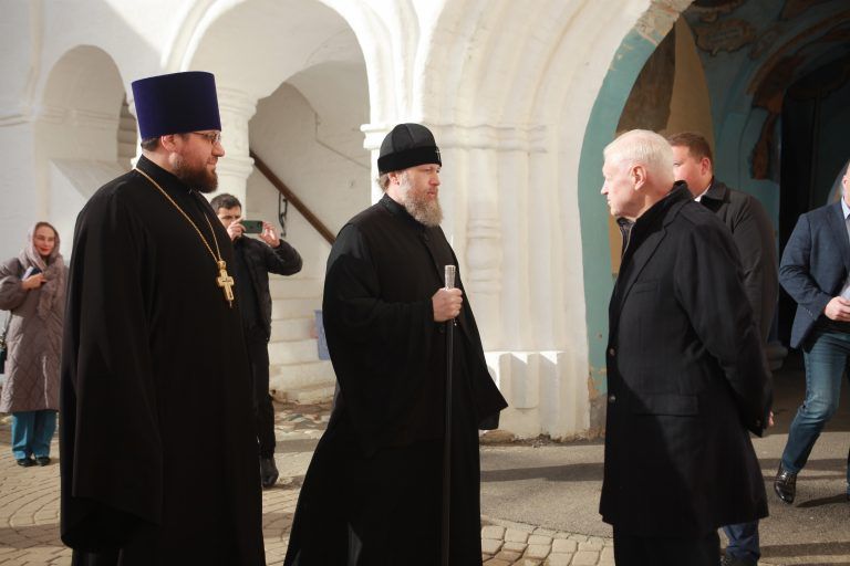 Митрополит Савва встретился с известным политиком России Сергеем Мироновым