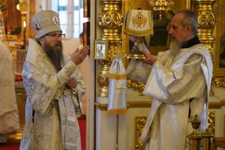 Духовенство епархии в Воскресенском соборе города Череповца соборно совершило поминовение христиан, безвинно богоборцами убиенных