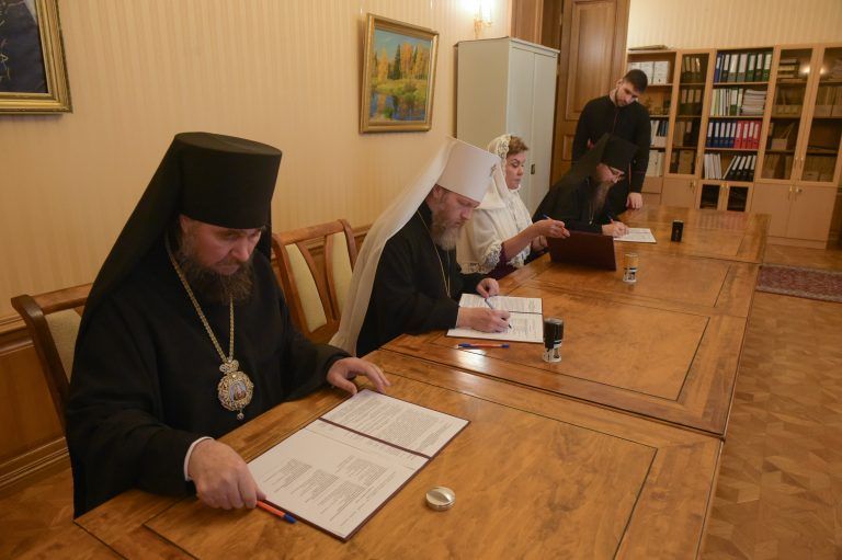 Заключено соглашение о сотрудничестве Вологодской митрополии и госфонда «Защитники Отечества»