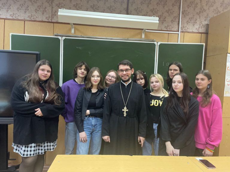 Миссионерские встречи продолжаются в Вологодском колледже дизайна и технологии