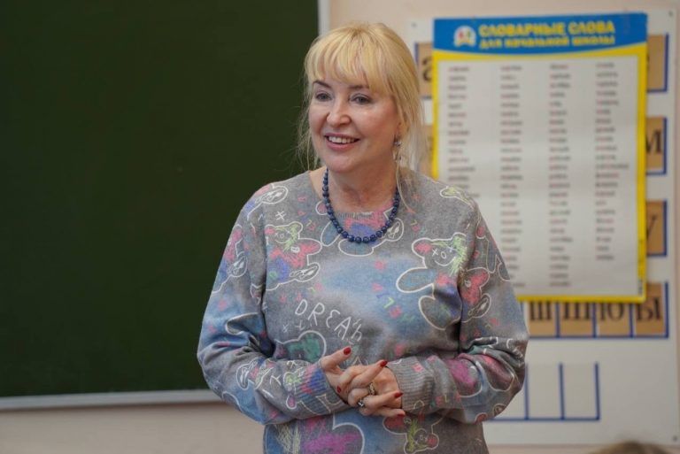 Учащиеся череповецкой школы получили в подарок православные книги