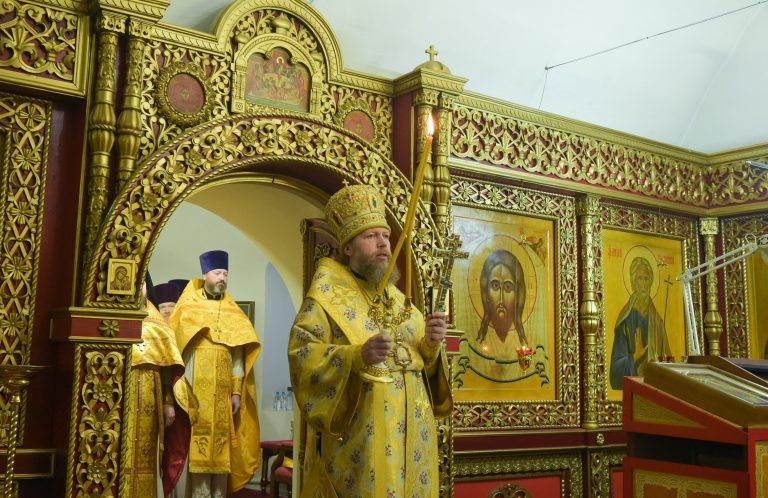 «Яко Божественнаго ученика и первозваннаго всех Христовых учеников похваляем тя любовию, Андрее апостоле…»
