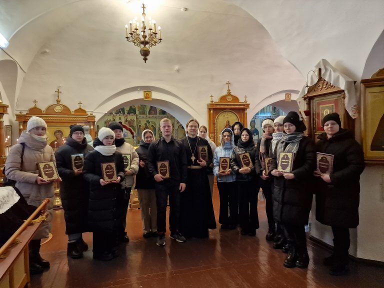 Продолжается сотрудничество Вологодского педагогического колледжа с Константино-Еленинским храмом Вологды