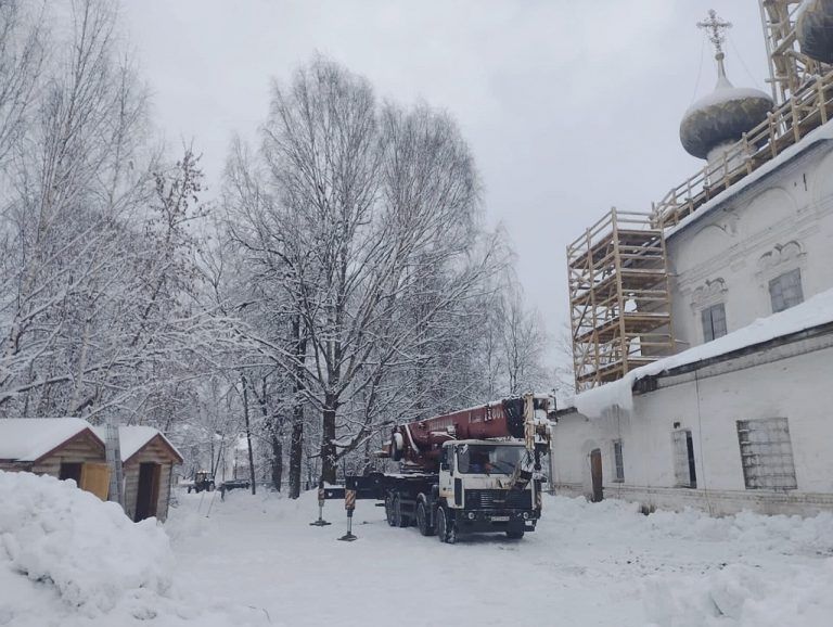 В главном соборе Устюжны приступили к противоаварийным работам на главном куполе
