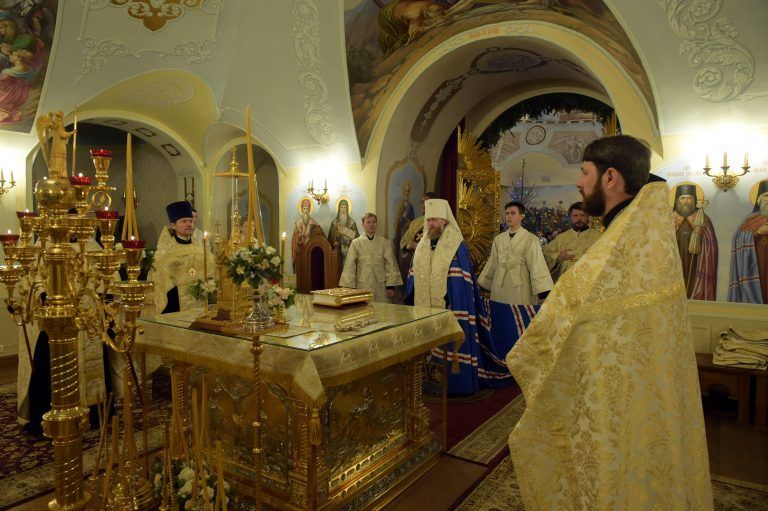 В канун праздника Рождества Христова митрополит Савва совершил всенощное бдение