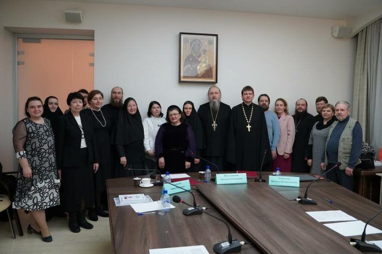 Представители семинарии приняли участие в круглом столе, посвященном вопросам регентского образования