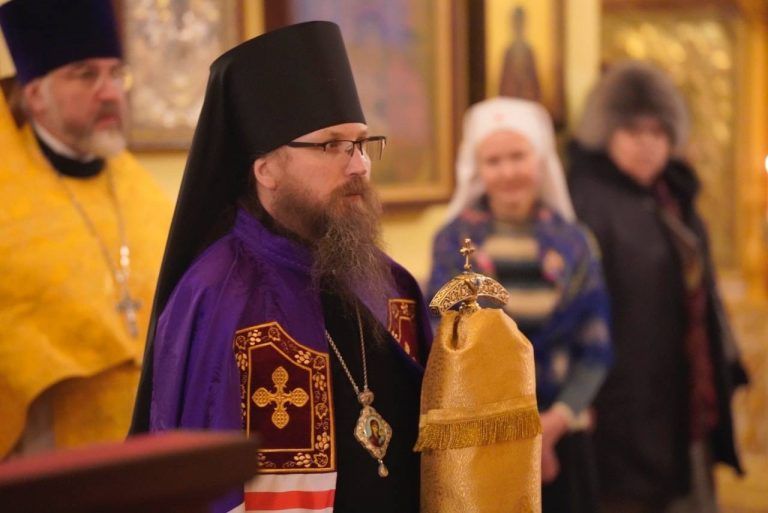 В воскресный день епископ Игнатий совершил Литургию в Воскресенском соборе Череповца