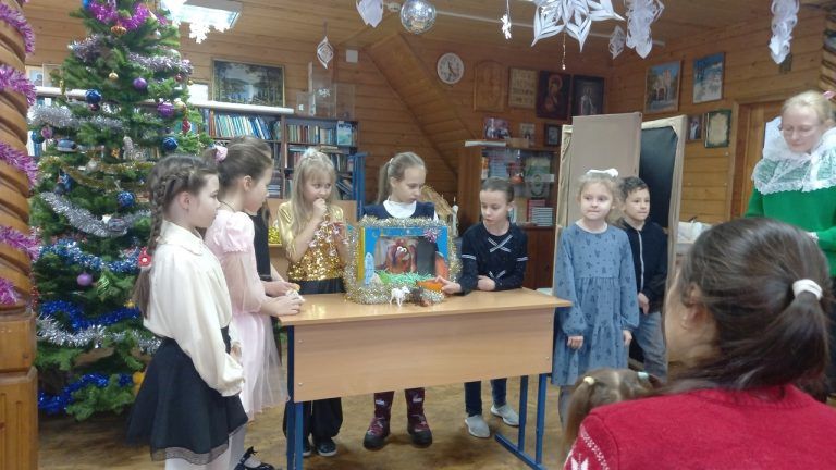 В воскресной школе Андреевского храма города Вологды прошли рождественские торжества