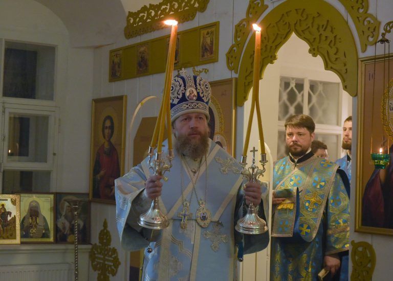 В канун праздника Сретения Господня митрополит Савва совершил всенощное бдение