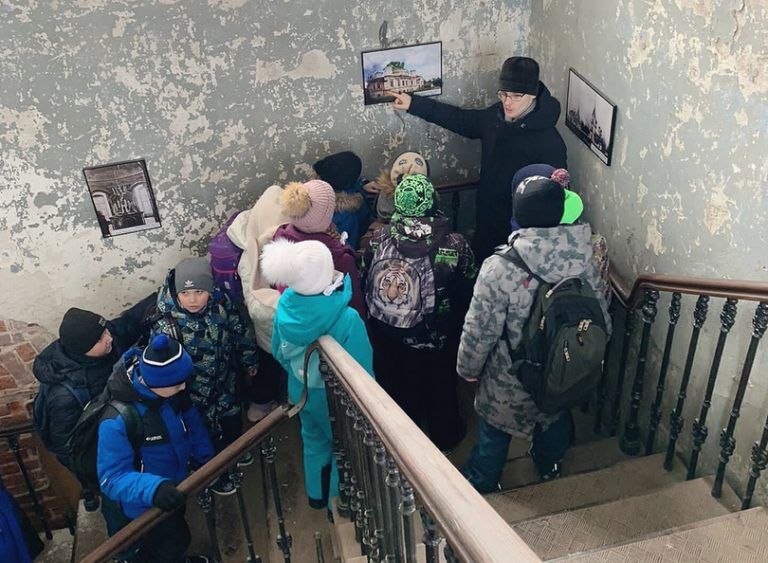 25 школьников приняли участие в экскурсии по устьянским храмам