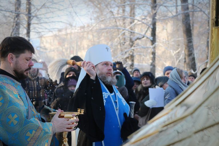 Митрополит Савва освятил Крест и купол для церкви Введения во храм Пресвятой Богородицы на Введенском кладбище