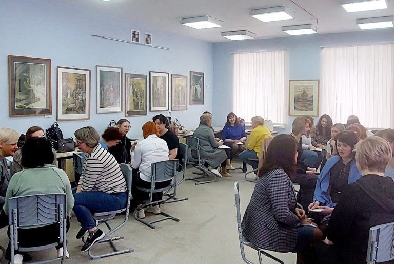 В приходе кафедрального собора Череповца проходит семинар-практикум по освоению программы «Дорога к дому»