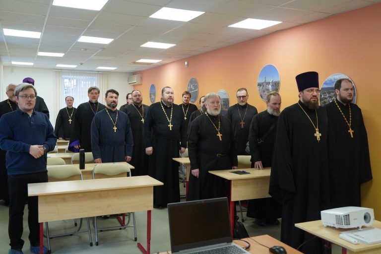 В духовной семинарии начали работу курсы повышения квалификации для священнослужителей