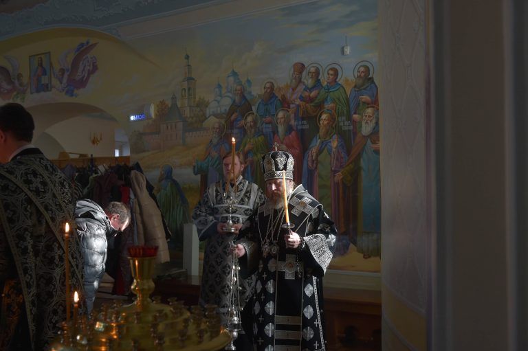Митрополит Савва совершил вторую пассию Великого поста