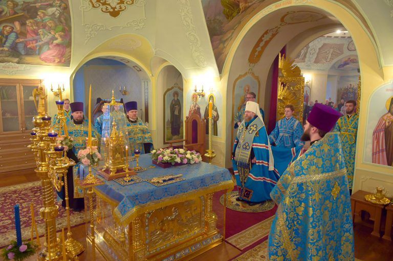 «Архангельский глас вопием Ти, Чистая: радуйся, Благодатная, Господь с Тобою»