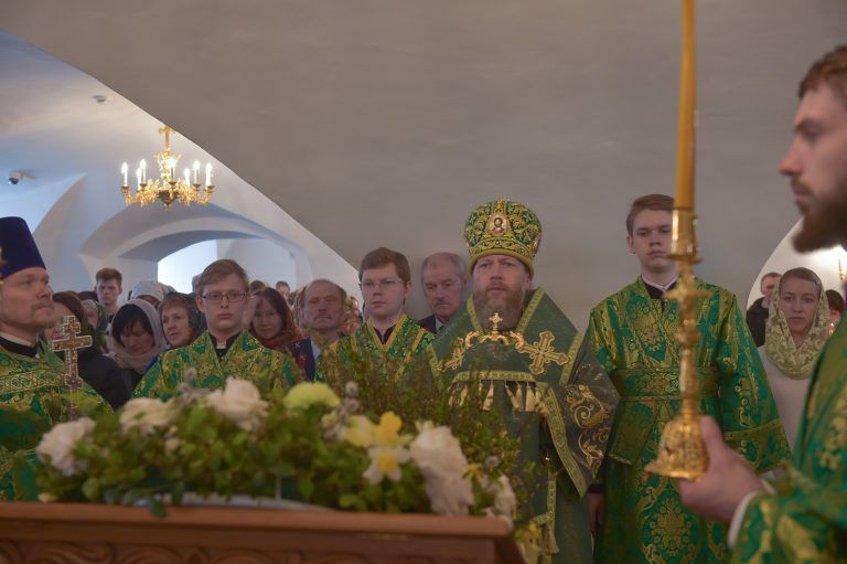 В праздник Входа Господня в Иерусалим митрополит Савва совершил Литургию