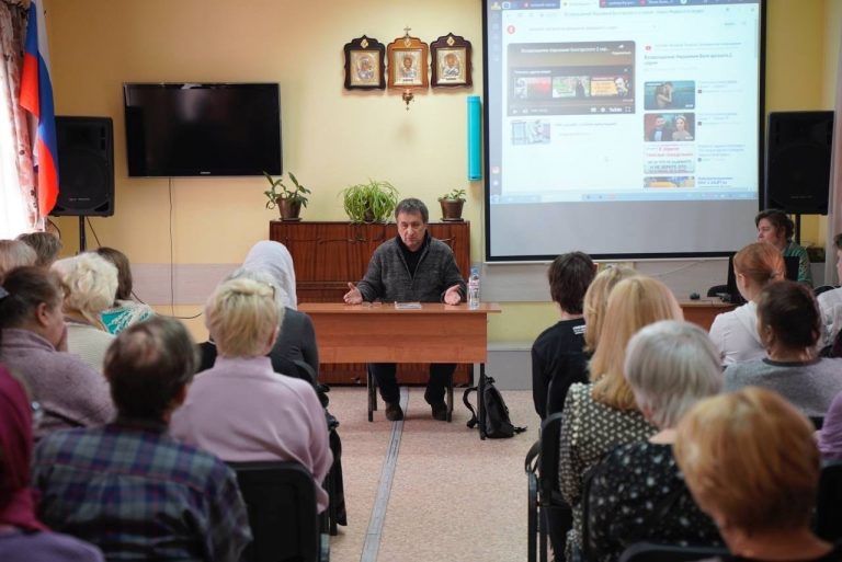 Череповчане встретились с режиссёром-документалистом Валерием Татаровым