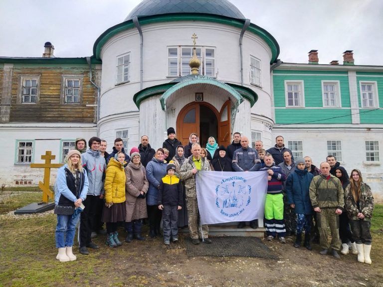 Волонтеры группы «ДОБРОТОЛЮБИЕ» оказали помощь сестрам Горицкого монастыря