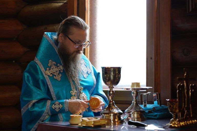 В Субботу Акафиста епископ Игнатий совершил богослужение в Новолеушинском Иоанно-Предтеченском женском монастыре села Мякса