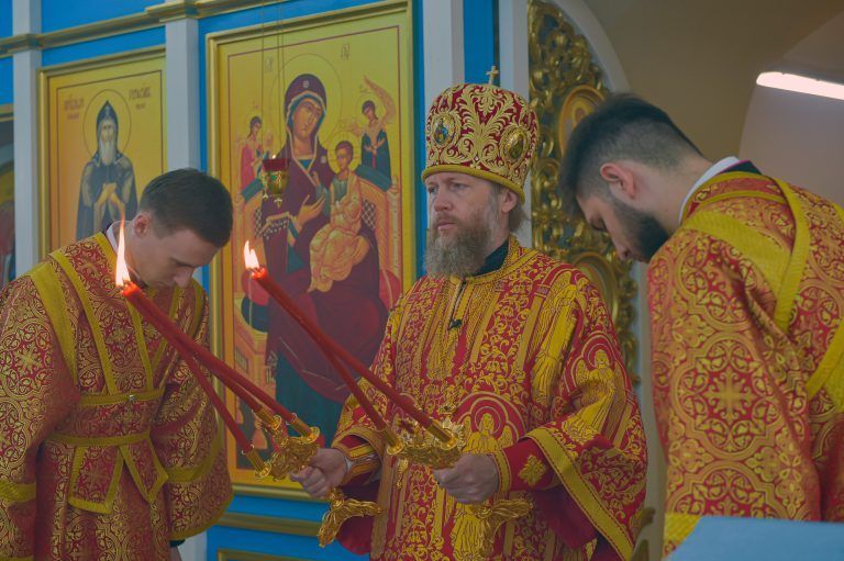 «Песньми божественными днесь венчаим, Иоанна славнаго и возлюбленнаго…»