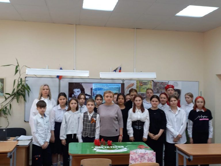 Сотрудница Архиерейского Воскресенского подворья рассказала школьникам о своем брате-герое