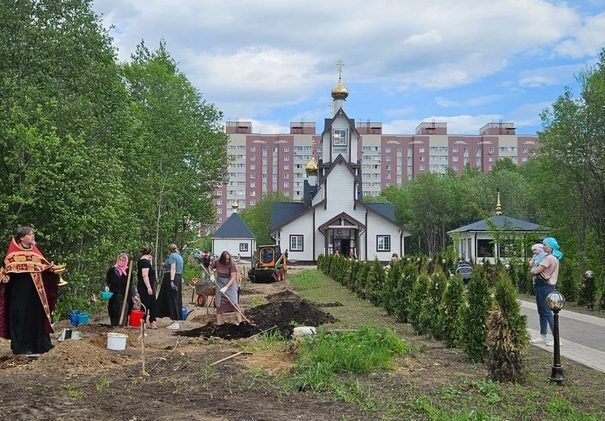 На приходской территории череповецкого храма появилась Аллея ангелов