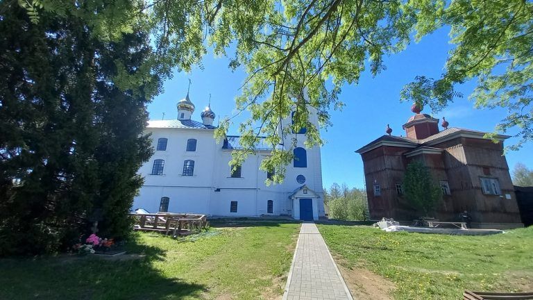В день памяти святителя Николая Чудотворца в старинном сельском Никольском храме спустя года звучала молитва