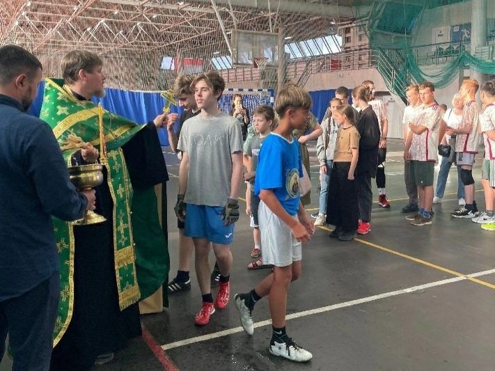 В Череповце состоялся епархиальный турнир по футболу