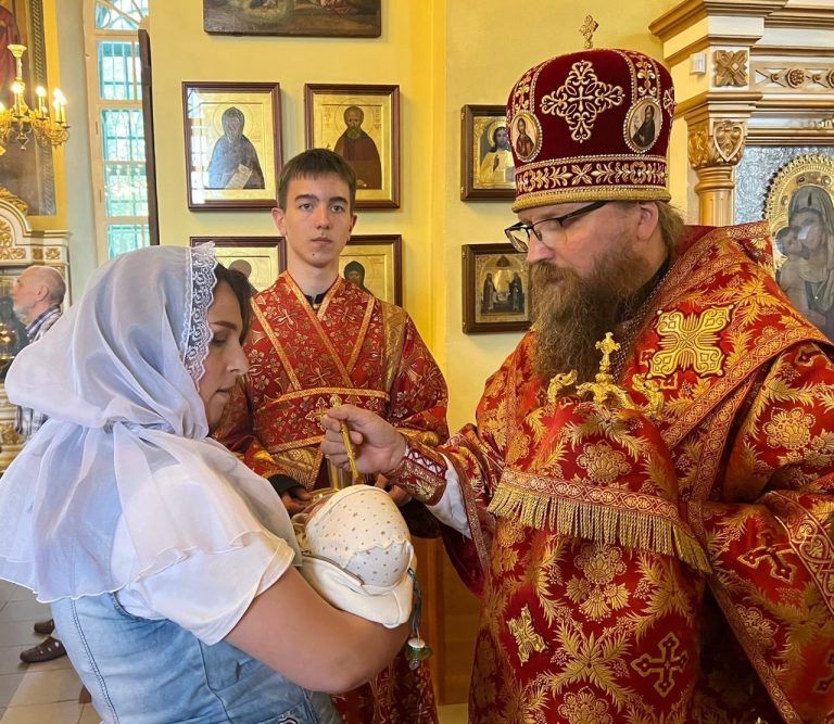 Епископ Игнатий возглавил богослужение в Воскресенском кафедральном соборе