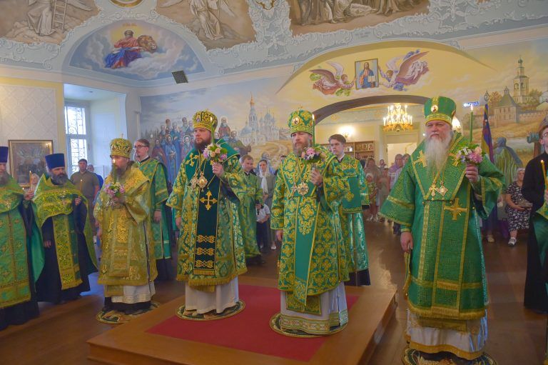 «Приидите вси вернии сущия во стране вологодстей святыя восхвалим…»