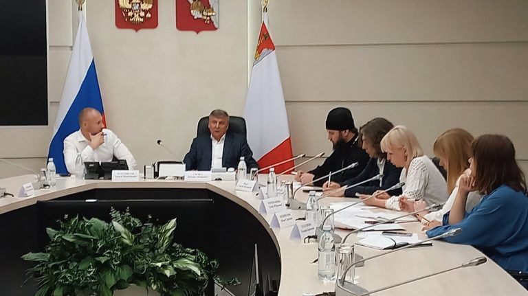 В Правительстве области состоялось совещание возведении обыденной часовни