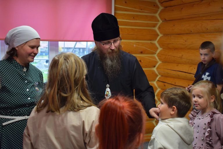 Представители дружины разведчиков «Белый Ручей» встретились с архипастырем