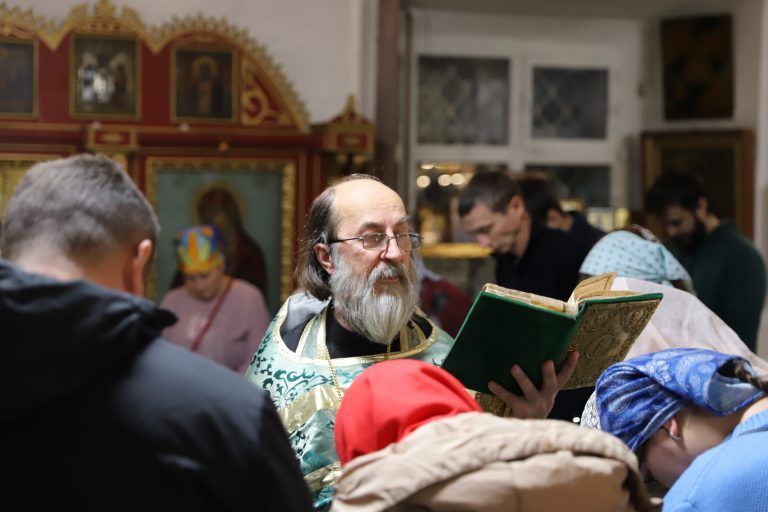 Участники проекта «Институт Семьи» приняли участие в молебне с акафистом благоверным Петру и Февронии Муромским