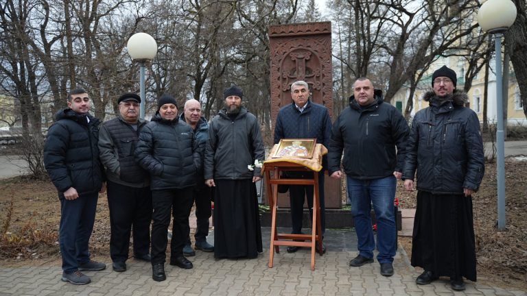 Память погибших в землетрясении армян почтили сегодня в Вологде