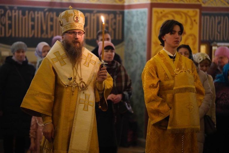 Епископ Игнатий совершил всенощное бдение в кафедральном соборе города Череповца