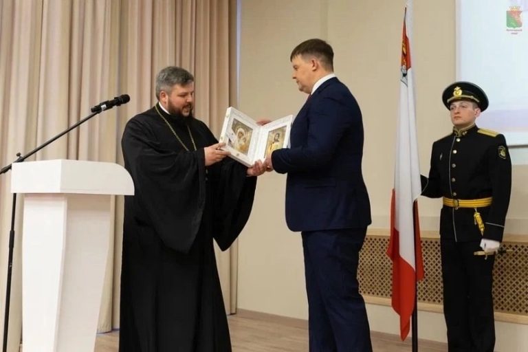 Благочинный Церковного округа Вологодского района иерей Николай Попугаев приветствовал нового главу Вологодского района
