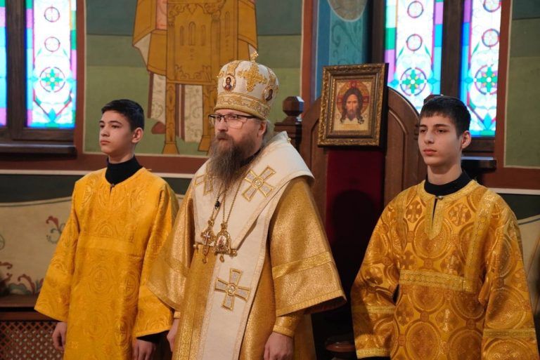 В кафедральном соборе города Череповца почтили память святителя Иоанна Златоуста