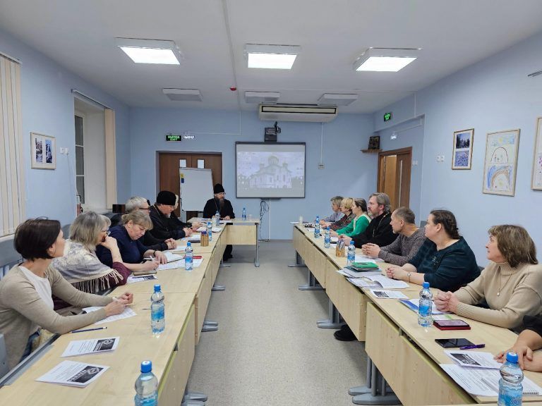 В Череповецкой епархии состоялся семинар, посвящённый материалам Рождественских образовательных чтений