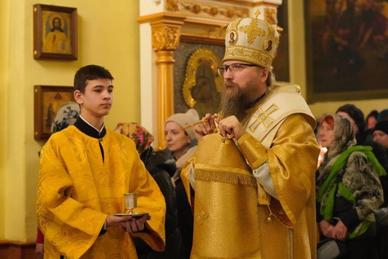 Епископ Игнатий совершил всенощное бдение в Воскресенском соборе города Череповца