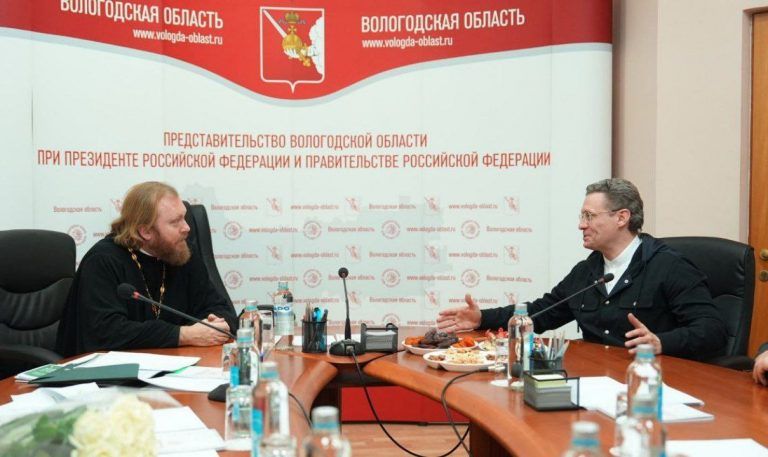 Губернатор Георгий Филимонов и председатель Патриаршей комиссии по защите семьи иерей Фёдор Лукьянов обсудили работу по решению проблем демографии