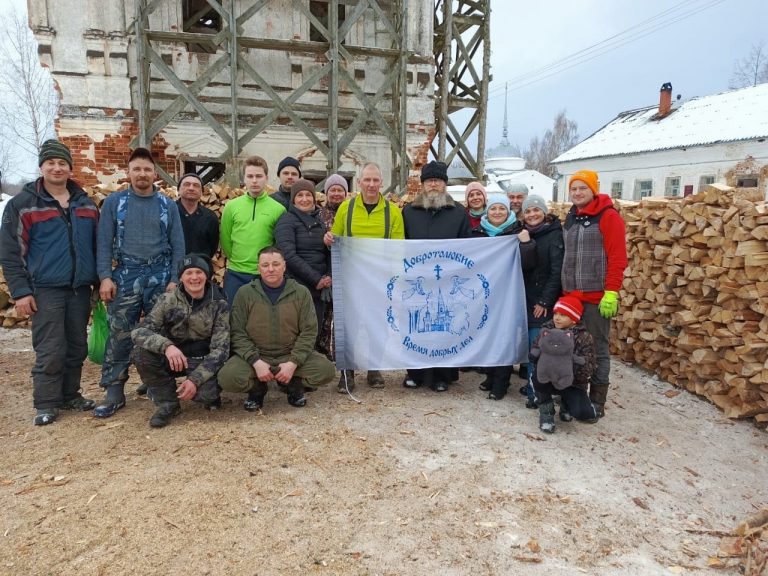 Субботний день Добротолюбцы провели в трудах в Сямском Богородице-Рождественском монастыре