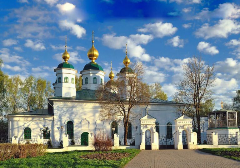 В Череповце каждый четверг проводятся молебны для тех, кто ждет появления детей