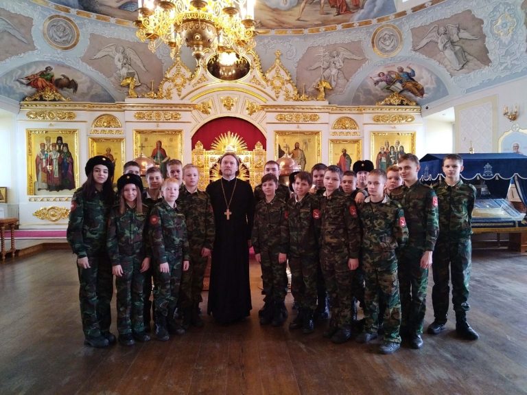 Экскурсия для кадетов состоялась в Воскресенском кафедральном соборе Вологды