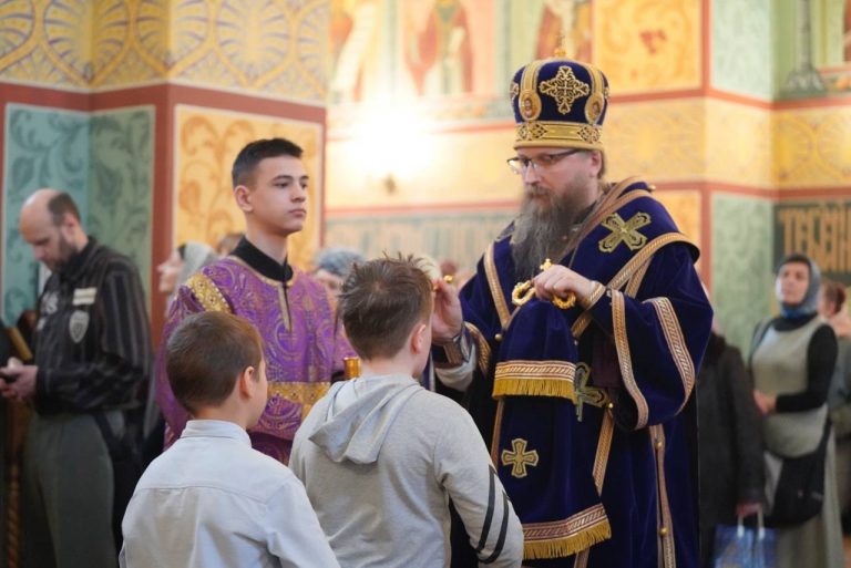 Епископ Игнатий совершил всенощное бдение в кафедральном соборе города Череповца