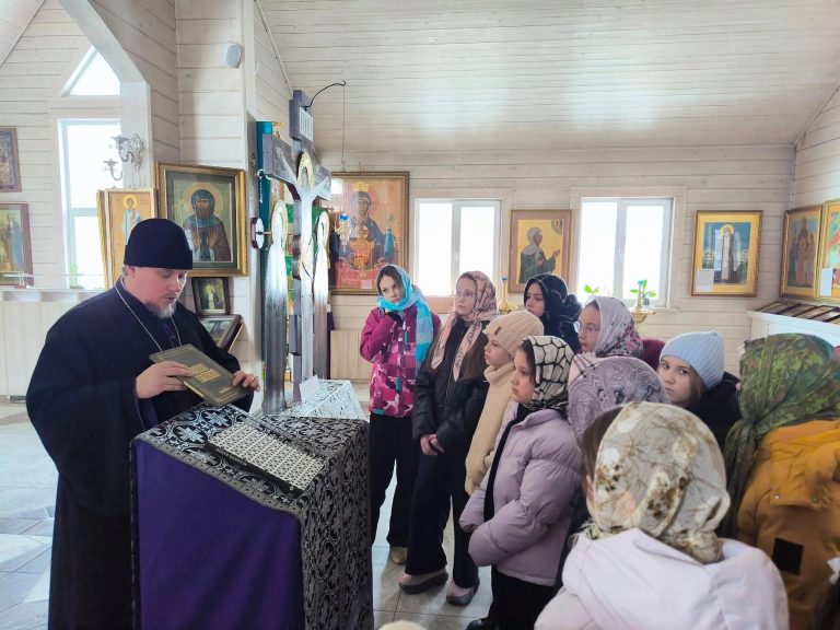 Четвероклассники череповецких школ побывали в храме