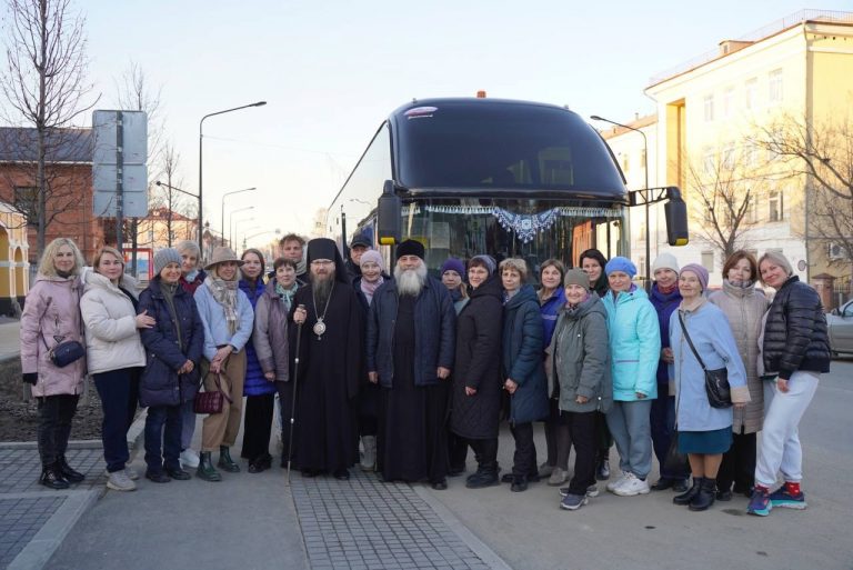 Шестая вахта добровольцев отправилась из Череповецкой епархии в города Курск и Белгород